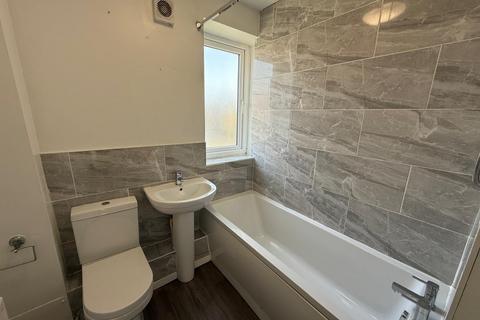 2 bedroom house to rent, Redberry Way, South Shields NE34