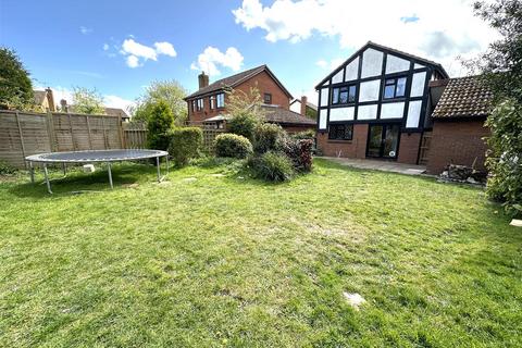20 Anglesey Mead, Chippenham, SN15 3UB