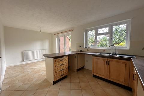 20 Anglesey Mead, Chippenham, SN15 3UB