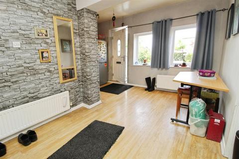 4 bedroom semi-detached house for sale, Raeburn Drive, Bradford BD6