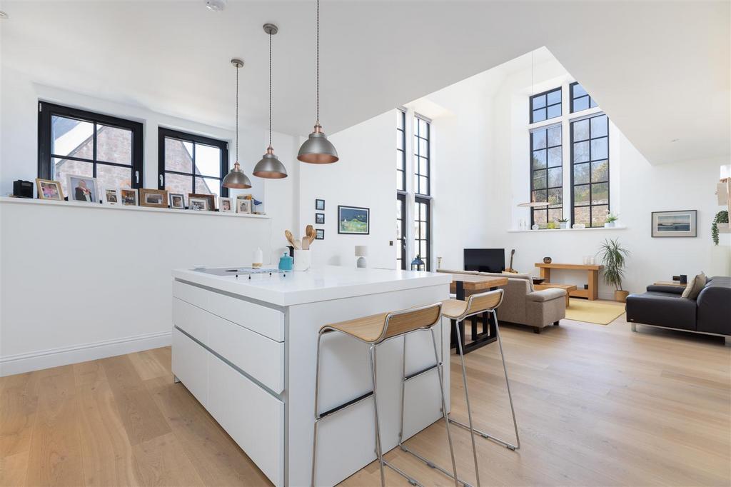 4 F8 A1128-Edit-Edit.jpg