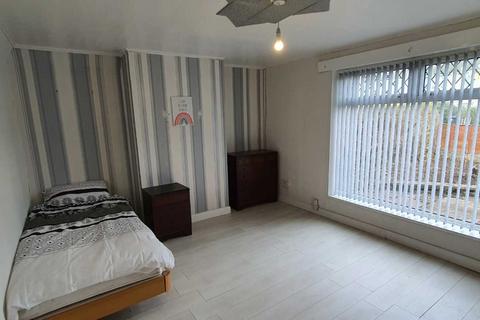 1 bedroom in a house share to rent, Carnford Road, Sheldon