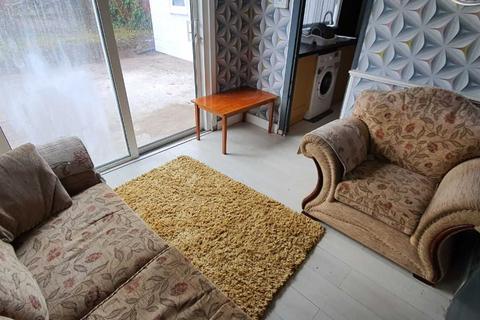1 bedroom in a house share to rent, Carnford Road, Sheldon