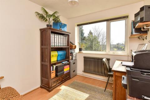 71 Bramble Rise, Brighton, BN1 5GE