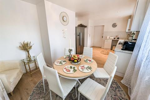 18 Willow Brook Road, Corby, NN17 2EB