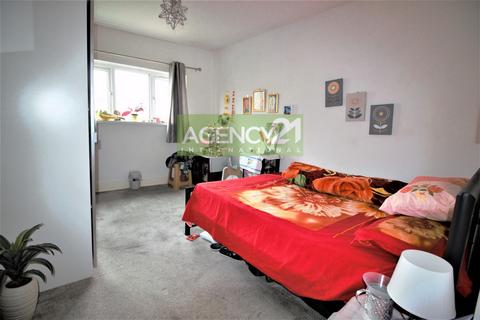 6a Credon Road, London, E13 9BJ