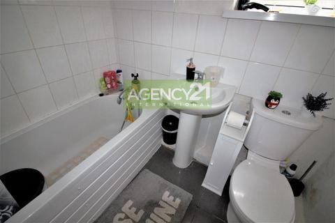 6a Credon Road, London, E13 9BJ