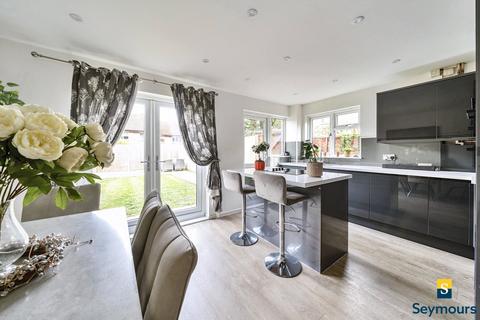 undefined, Fitzjohn Close, Surrey GU4