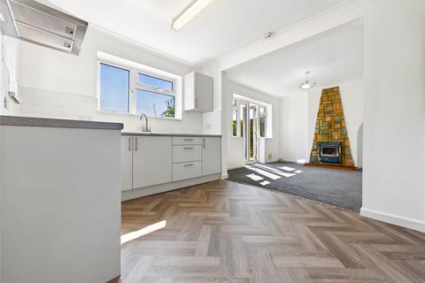 3 bedroom semi-detached house to rent, Beachs Drive, Chelmsford, Essex, CM1