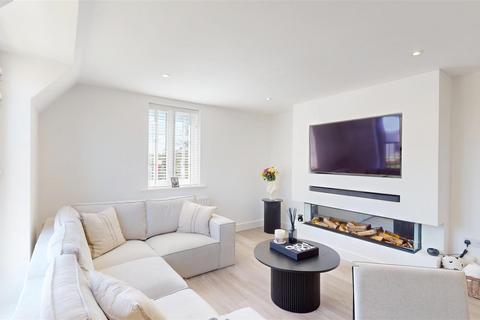 2 bedroom flat for sale, Sovereign Way, Stamford