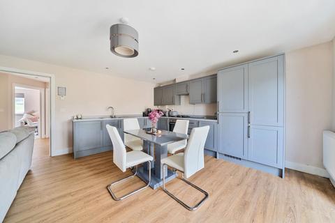 2 bedroom flat for sale, Kings Road, Haslemere, GU27