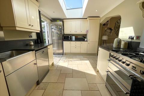 3 bedroom semi-detached house for sale, Durham Road, Feltham, Middlesex, TW14