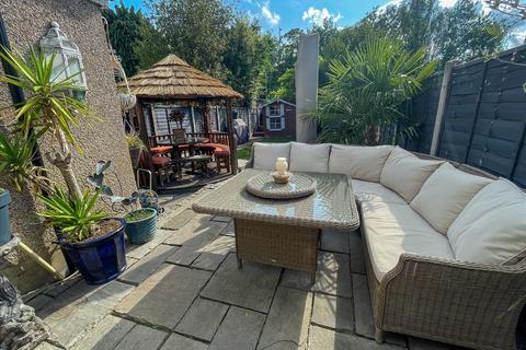 3 bedroom semi-detached house for sale, Durham Road, Feltham, Middlesex, TW14