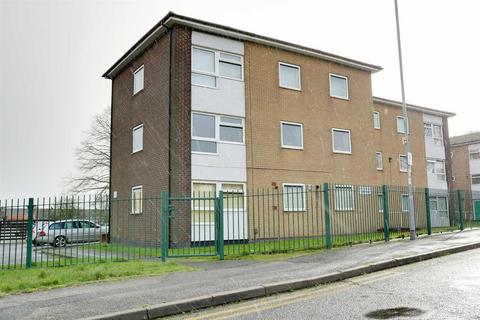 2 bedroom flat for sale, Millfield Avenue, Lower Farm, Bloxwich