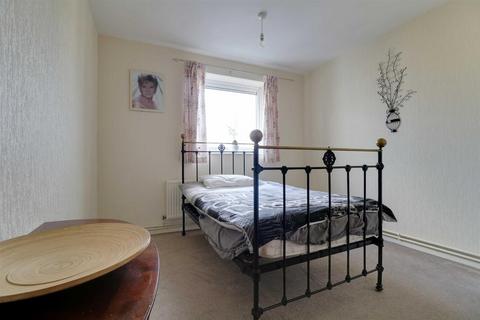 2 bedroom flat for sale, Millfield Avenue, Lower Farm, Bloxwich