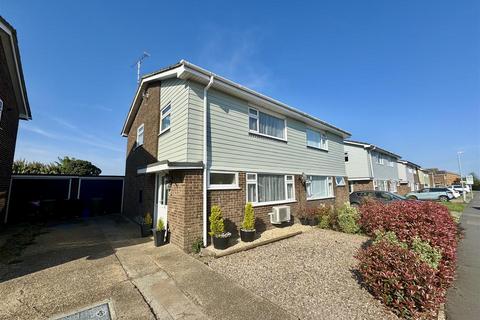 24 Arcadia Road, Burnham-on-crouch, CM0 8EF