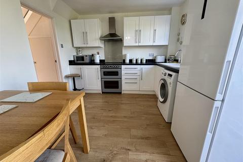 24 Arcadia Road, Burnham-on-crouch, CM0 8EF