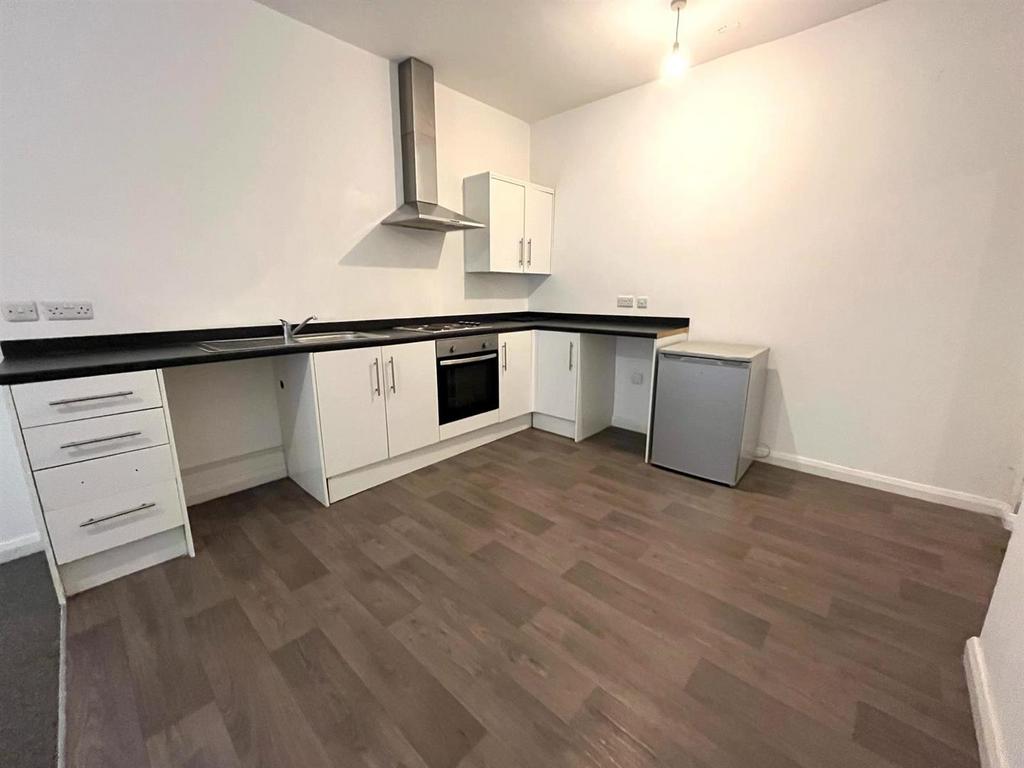 Kitchen pic 2.jpg
