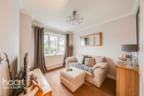 34 Moore Close, Dartford, DA2 6NN