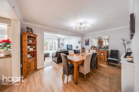 34 Moore Close, Dartford, DA2 6NN