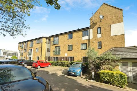 2 bedroom flat for sale, Salisbury Road, Dartford, DA2