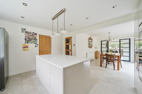 The Spinney Rewlands Drive, Winchester, SO22 6PA