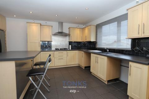 3 bedroom semi-detached house for sale, Summerfields Avenue, Halesowen B62