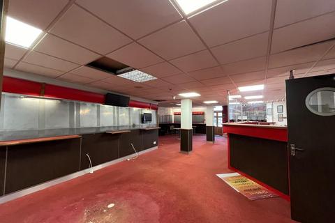 Shop for sale, High Street, Newport Pagnell, MK16