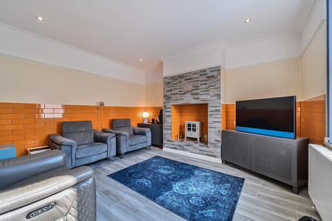 8 Edinburgh Place, Leeds, LS12 3RQ
