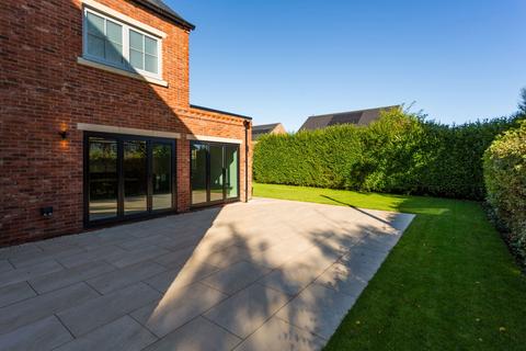 6 bedroom detached house to rent, Spofforth Hill, Wetherby, LS22 6SE
