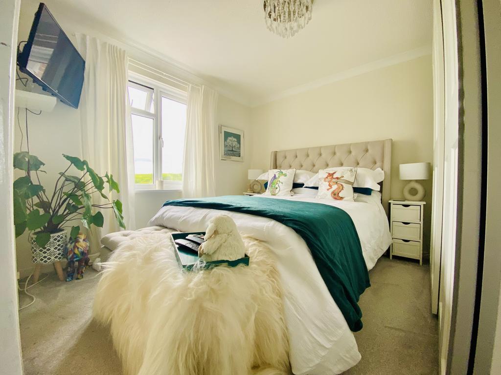 Hillcrest bed 1