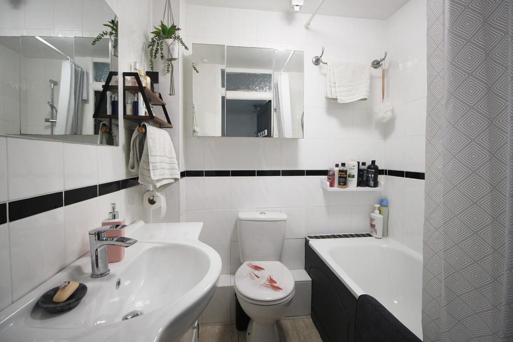 Bathroom.JPG