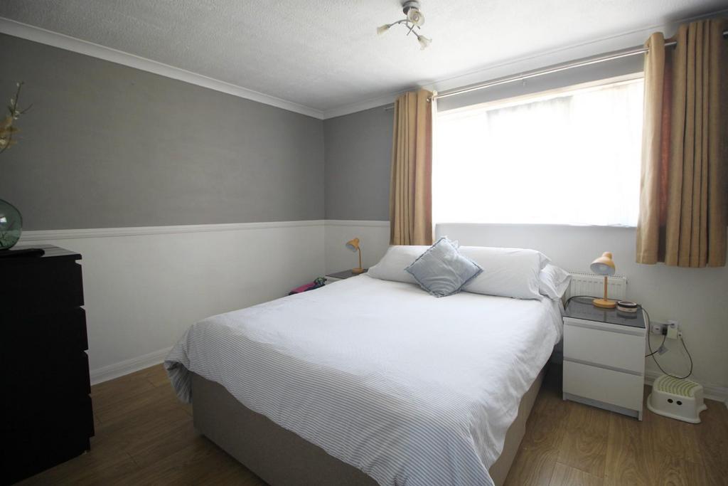 Bed 1.JPG