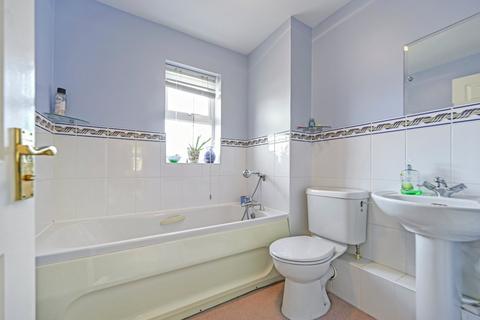 18 Christopher Bushell Way, Kennington, Ashford, TN24 9PY