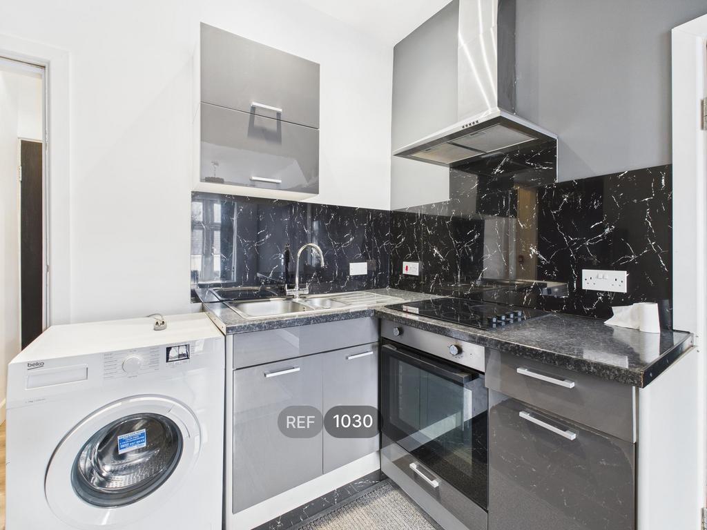 Kitchen & Living area 2