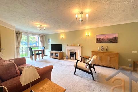 1 bedroom ground floor flat for sale, Regency Court Park Road West PR9 0JU