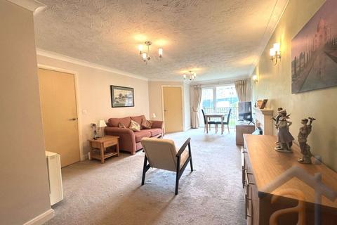 1 bedroom ground floor flat for sale, Regency Court Park Road West PR9 0JU