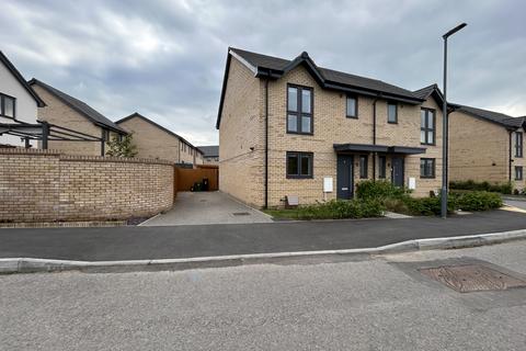 3 bedroom semi-detached house to rent, Foresters Close, Keynsham BS31