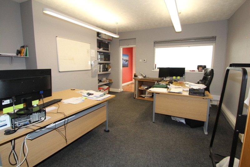 Middle Office