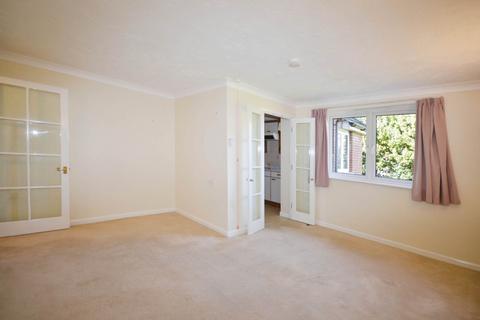 undefined, Archer Court