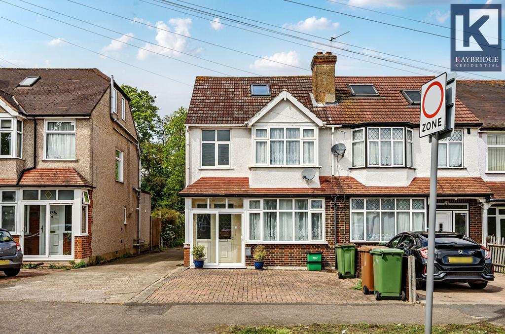 Stoneleigh Avenue, KT4