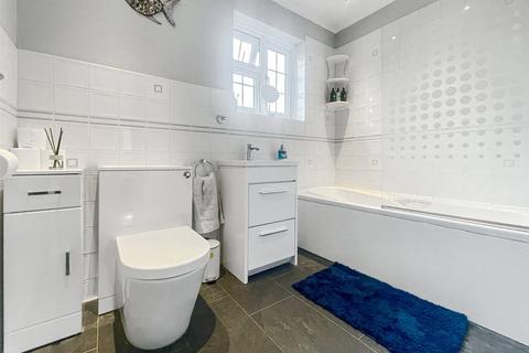 6 Campion Close, Northfleet, Gravesend, DA11 8TB