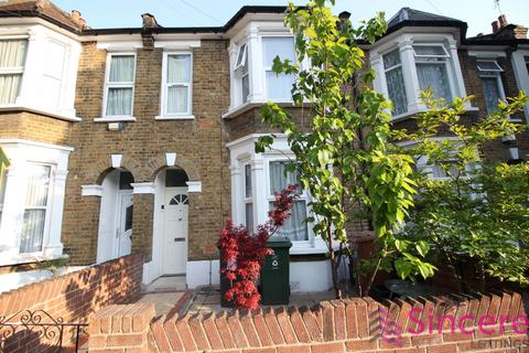 4 bedroom terraced house to rent, Malta Road, London E10