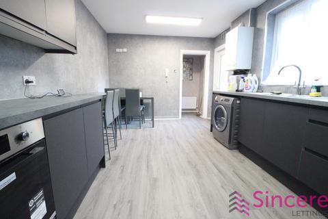 4 bedroom terraced house to rent, Malta Road, London E10