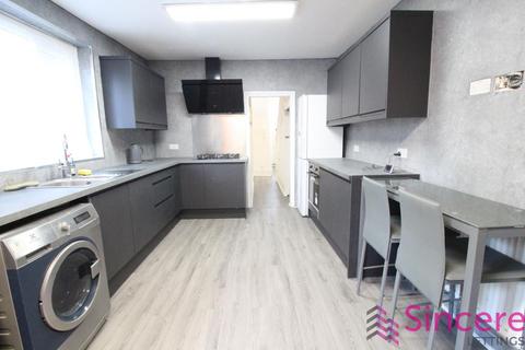 4 bedroom terraced house to rent, Malta Road, London E10