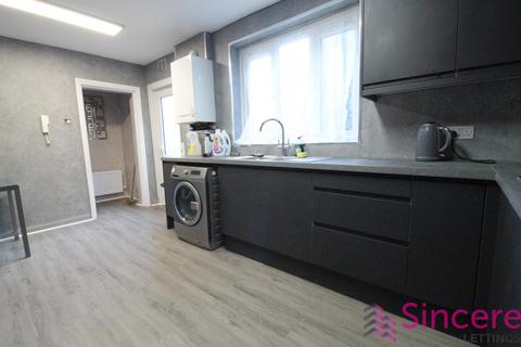 4 bedroom terraced house to rent, Malta Road, London E10