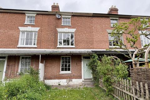 3 bedroom house to rent, Wye Terrace, Hereford, HR4 9DW