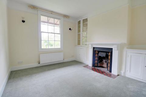 3 bedroom house to rent, Wye Terrace, Hereford, HR4 9DW