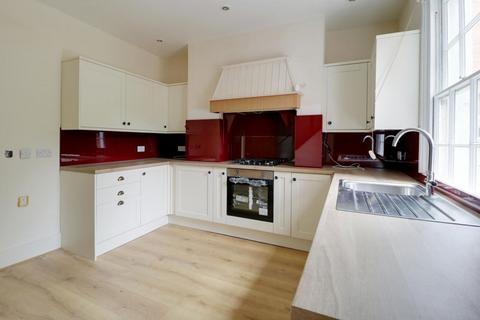 3 bedroom house to rent, Wye Terrace, Hereford, HR4 9DW