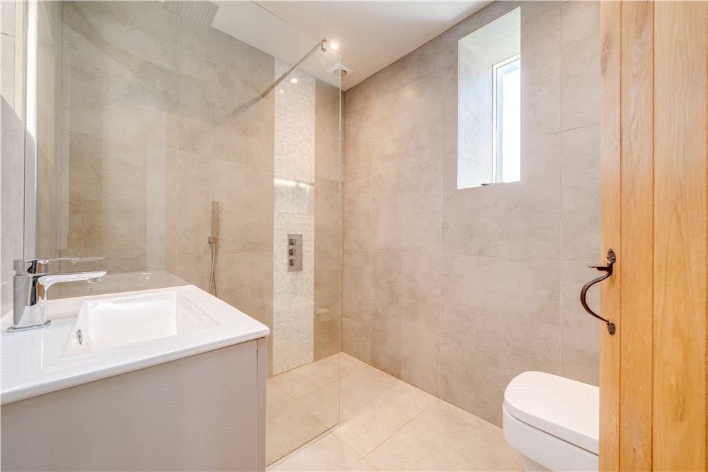 Gf Shower Room